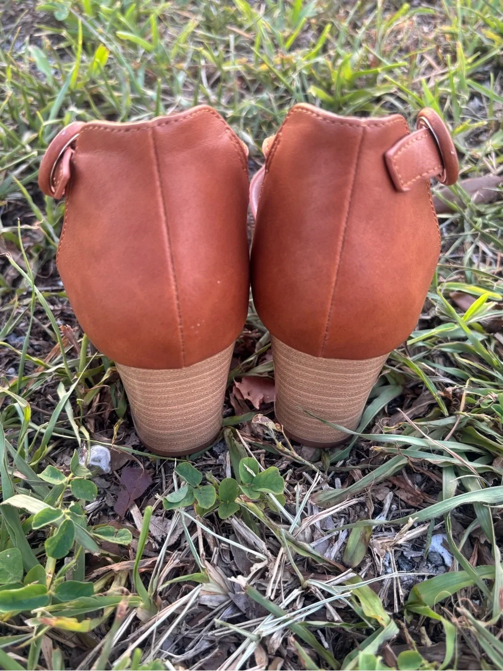 Coutgo Braided Strap Pointed Slingback Heels in Tan size 7 Excellent condition